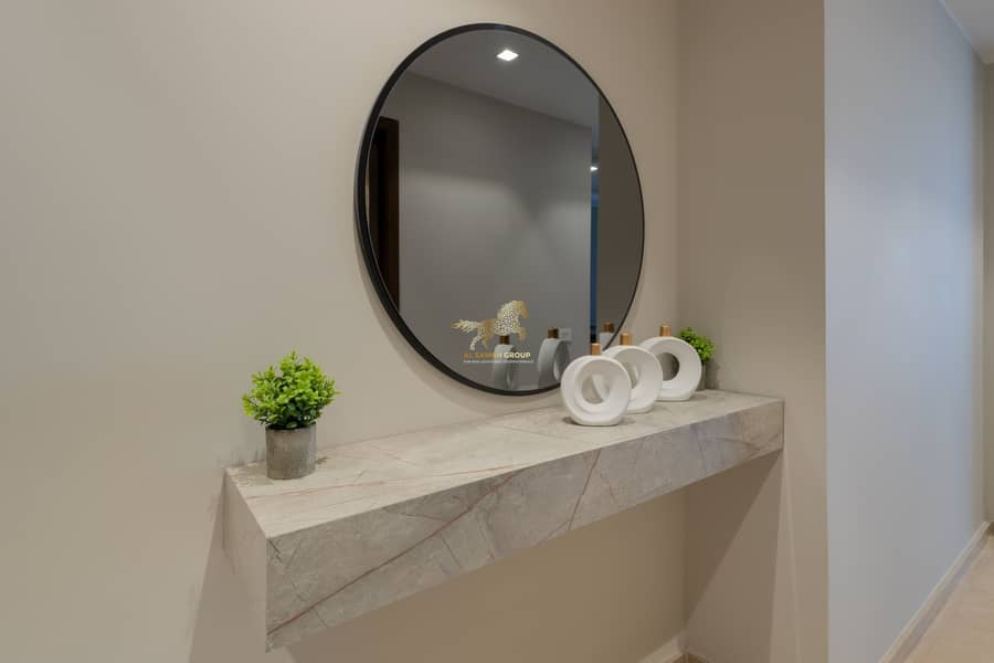 9 0V3A2513-Edit. jpg