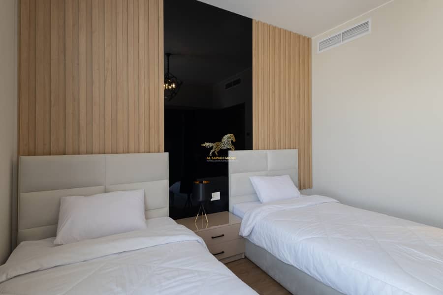 19 0V3A2588-Edit. jpg