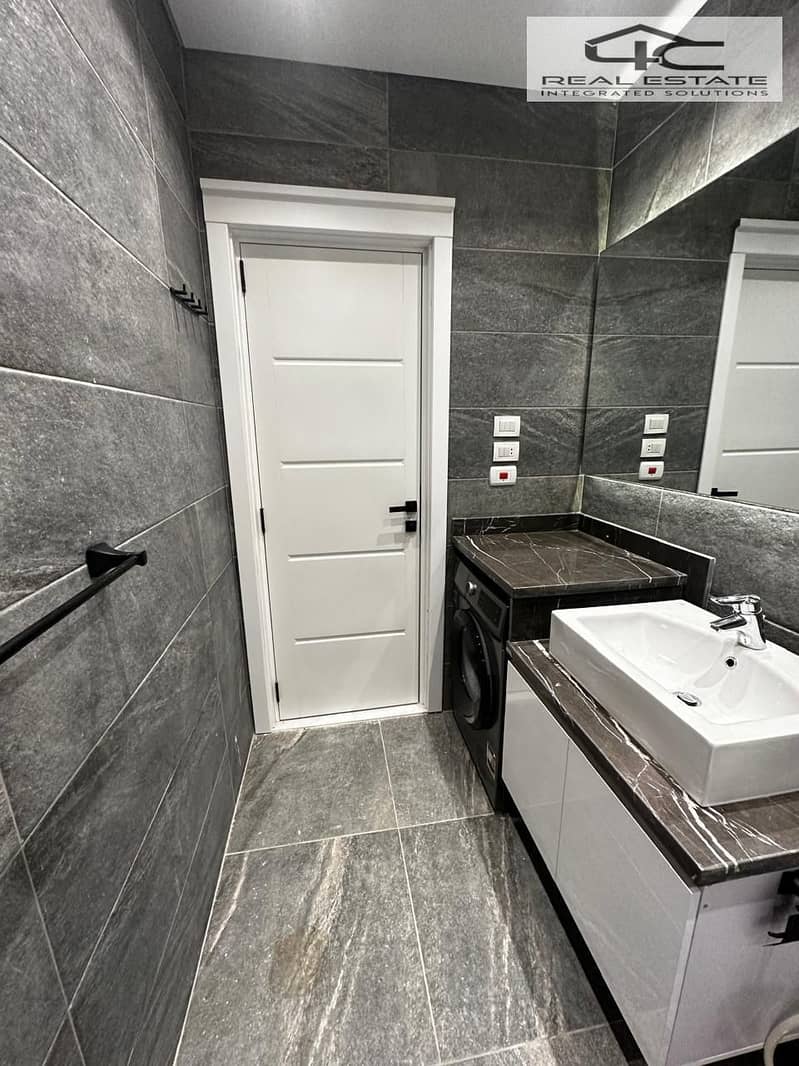 4 WhatsApp Image 2025-12-10 at 12.29. 08. jpeg