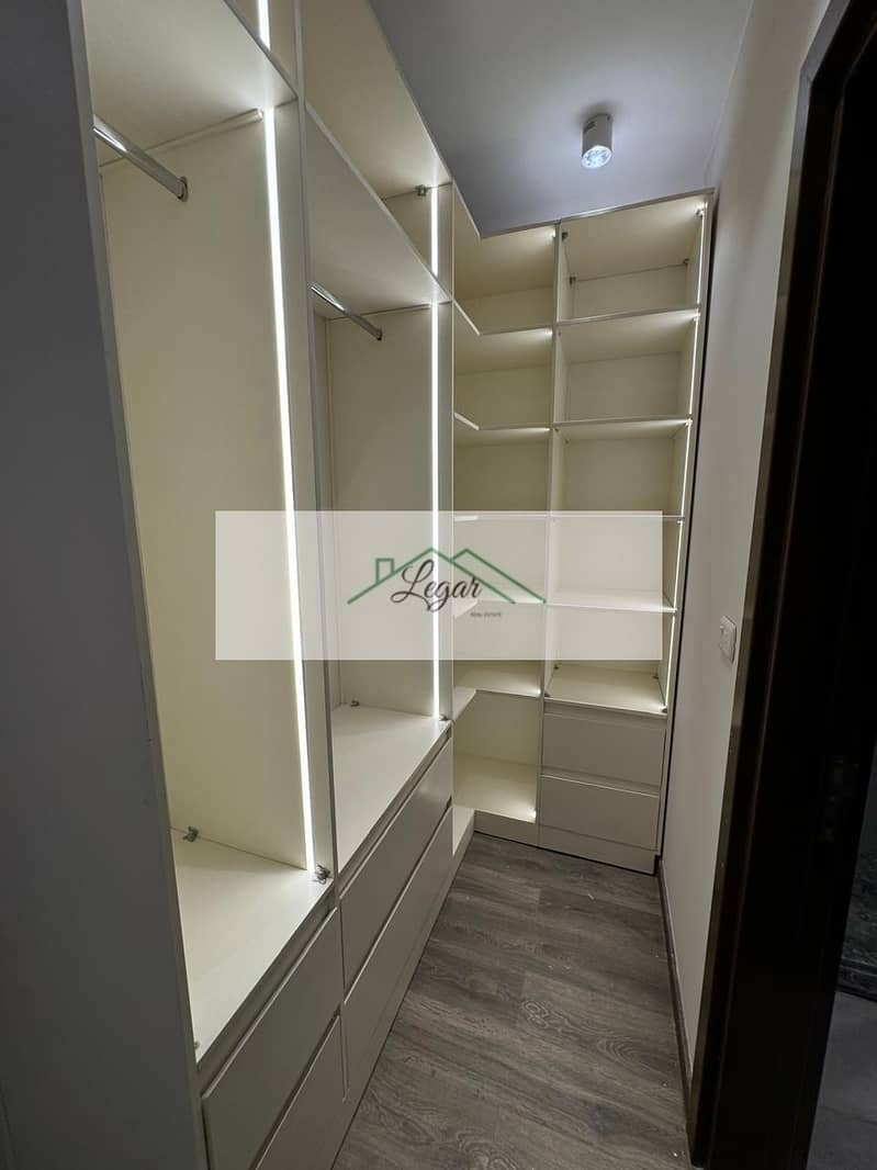 9 746f6f76-58ba-4466-b39f-2a3c4374e7e8. jpg