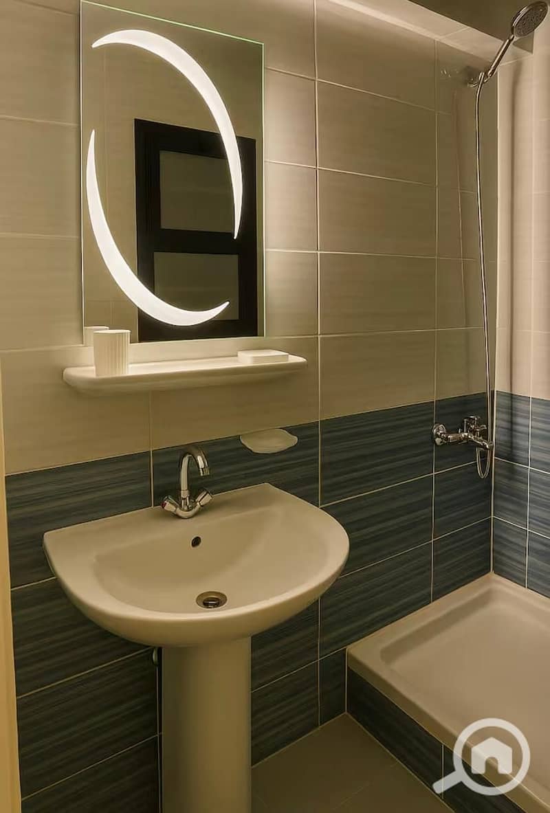 9 75e0a3af-9639-456e-a274-2bbb5b38e8d1. jpeg