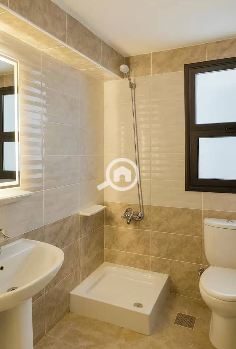 10 c36f9d0e-4fd2-42a7-986b-9465d883334a. jpeg