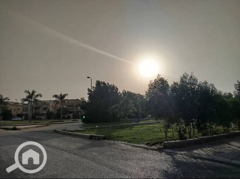 4 a79bf946-c7cb-4ea3-8de9-21b72973182d. jpg