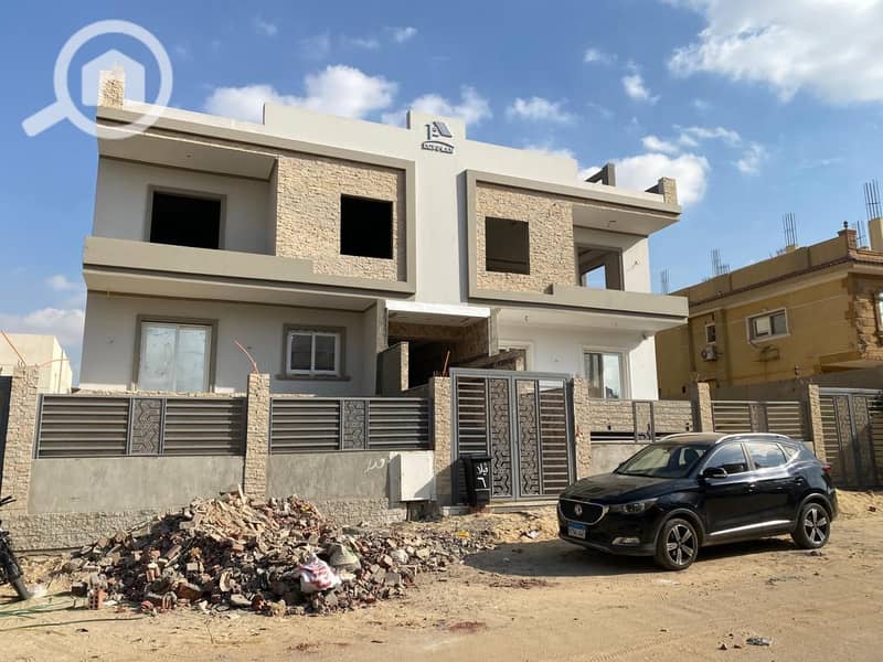 7 7c1b5f53-2a34-46d6-b1eb-56488531822d. jpg