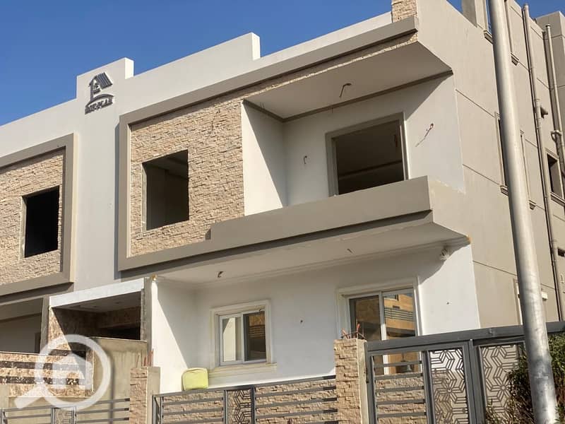 8 9adc89e8-6cec-484c-9403-8d842cbcf630. jpg