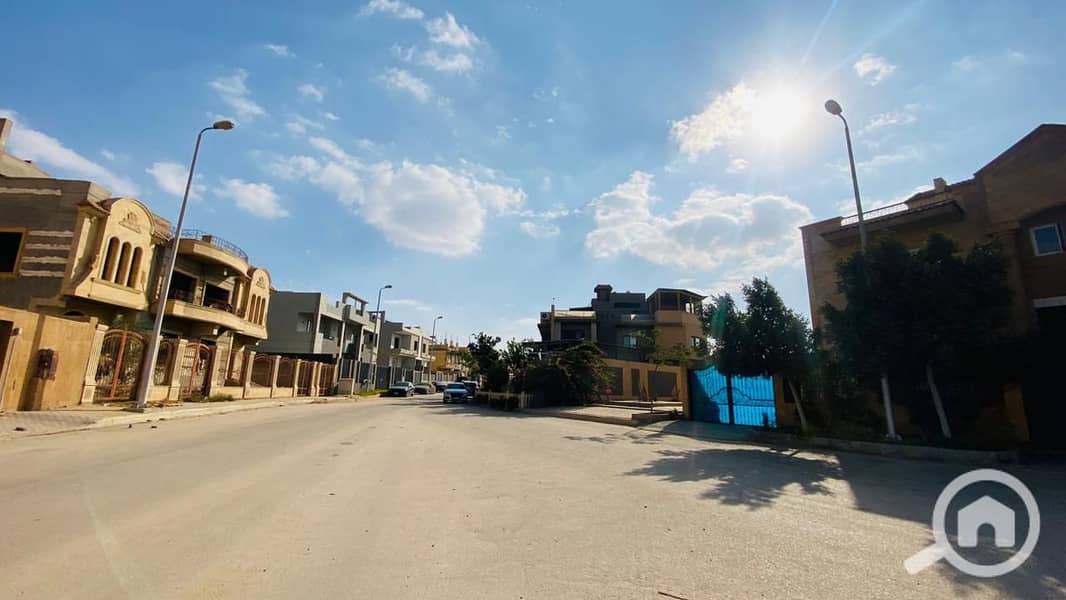 14 2885465f-65ba-4ee2-a871-f68e991b37a6. jpg