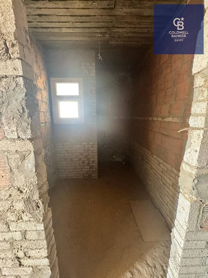 12 c2682dd0-7a23-4d26-abf7-fbd76557bf31. jpeg