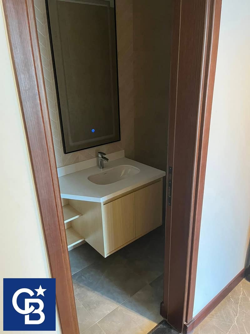 8 547644877_122102053143017702_945340117696794477_n. jpg