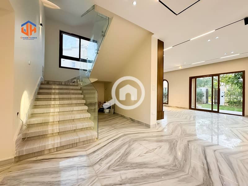 2 f532693a-57cc-4972-bde6-8a8d98ba84a6. jpeg