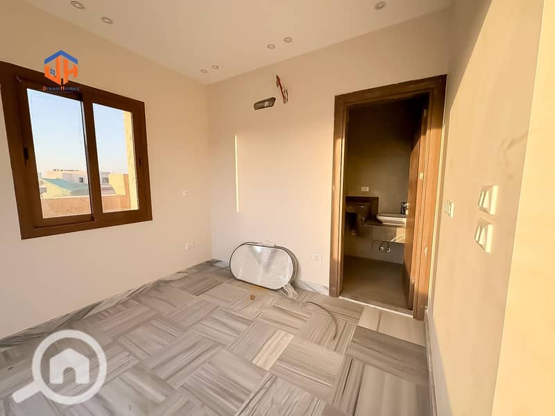 5 0f538d53-6890-4368-b49f-a8232eda26de. jpeg