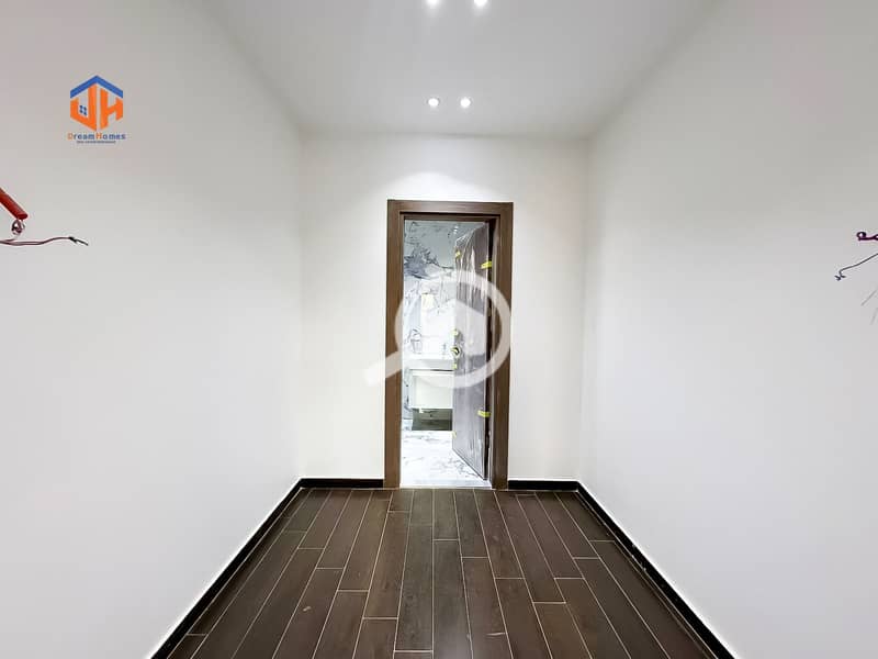 7 8e65e02a-a6d0-435c-b83c-4be2001bf7c1. jpeg