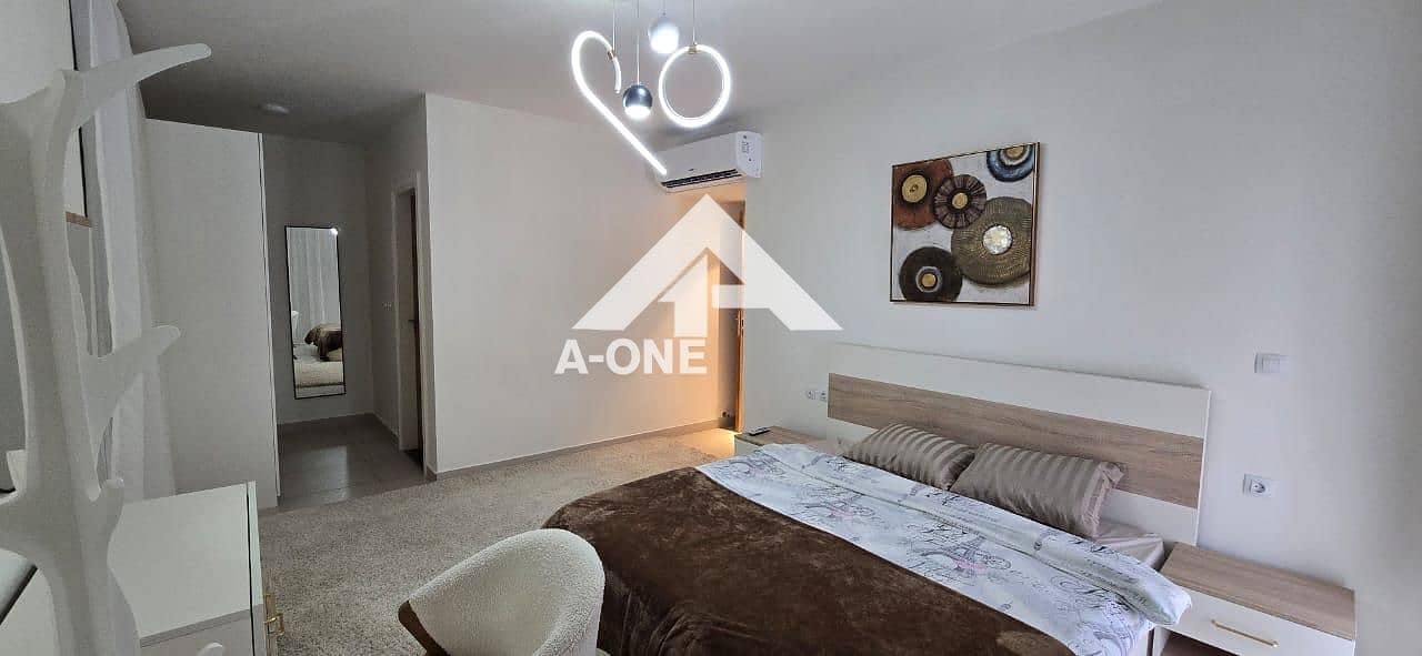 4 4f76b44d-9a3d-457e-a31c-987ebfe57d4c. jpg