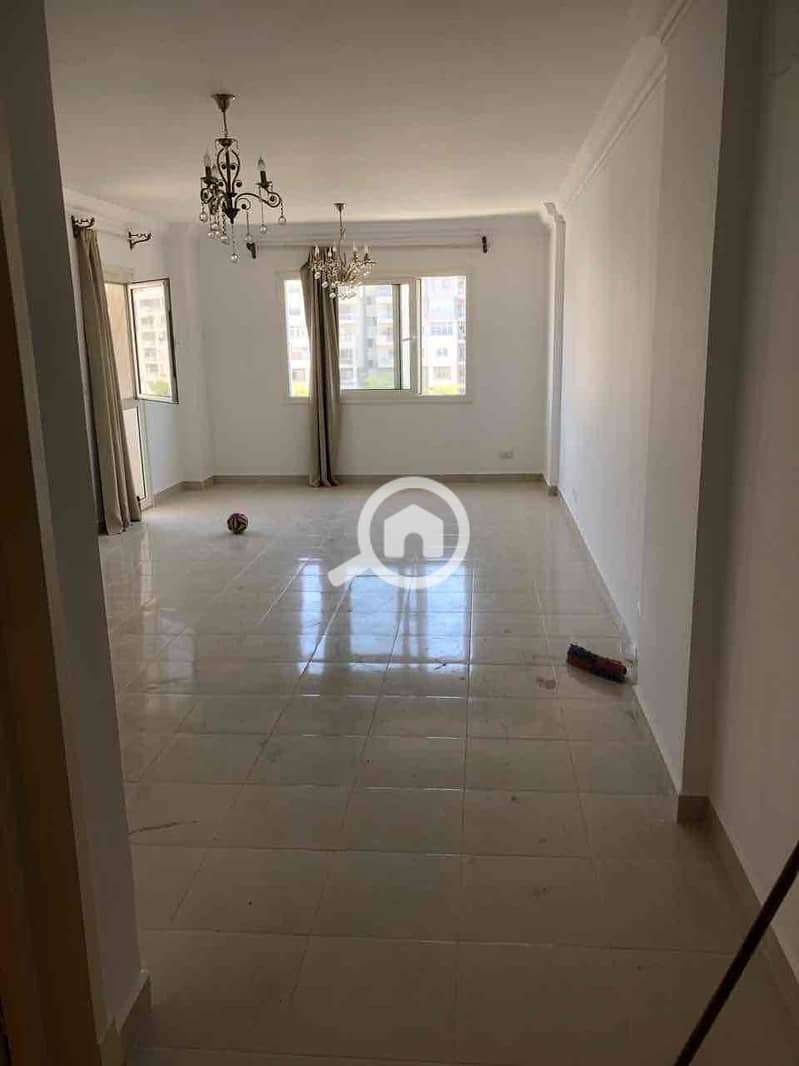 4 93215b67-5fee-46e7-8810-6d8183ca5fbc. jpg