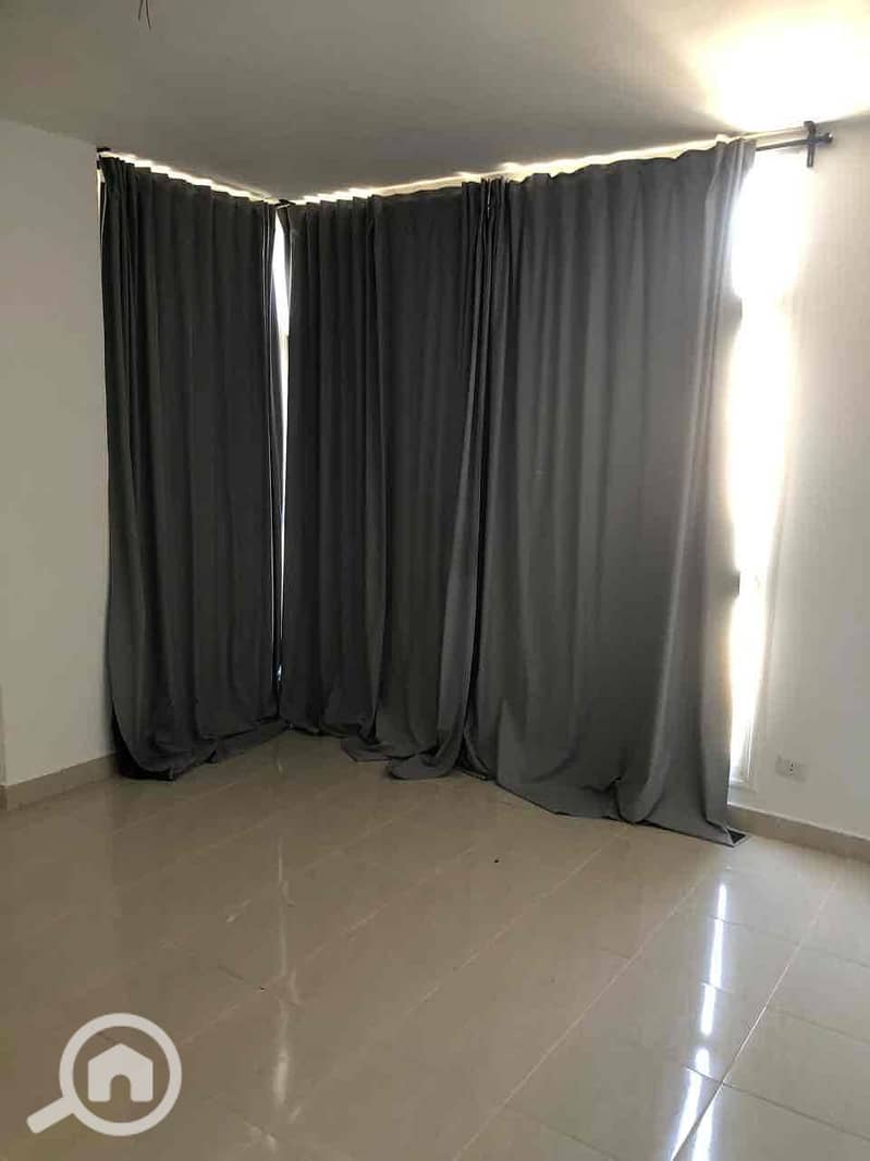 7 0c8699f0-de13-4d8c-a503-ae9a964674ea. jpg