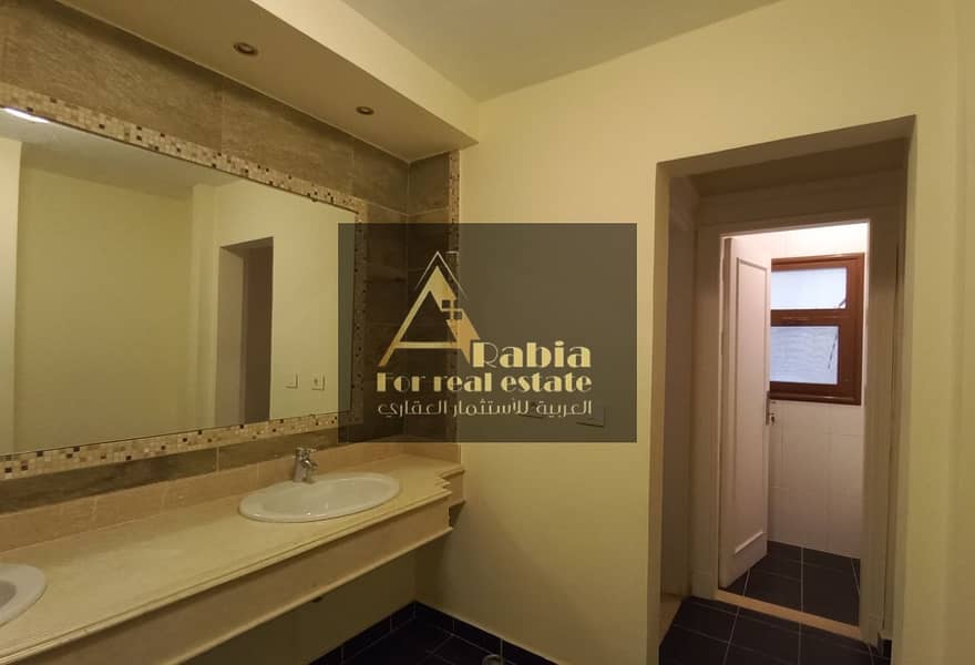 16 3d580a9f-1fcb-45af-aefa-a7b95c1183c2. jpg