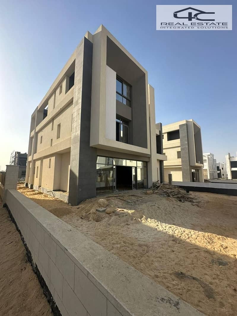 4 WhatsApp Image 2025-10-05 at 02.30. 47. jpeg