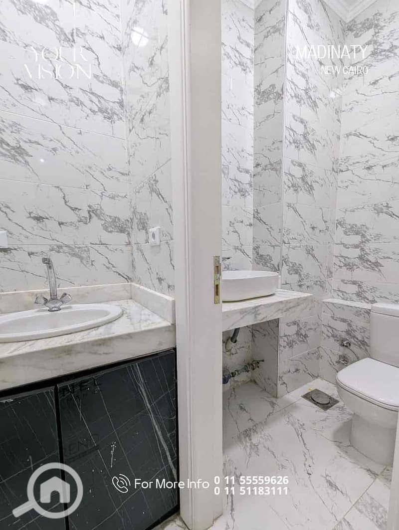 2 d7344001-146b-4ce0-a596-e3f6321b99b4. jpg