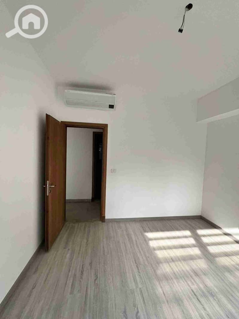 8 FB_IMG_1765375021575. jpg