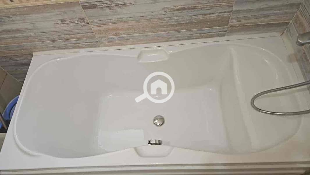 4 5fb9a35e-808e-4b03-aa8d-d9f6a69adb86. jpg