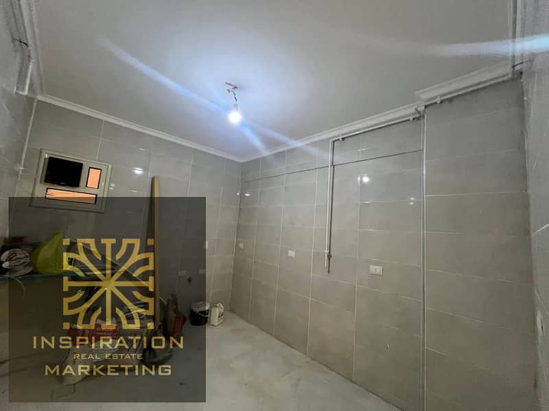 2 9e66f2b2-5566-48d9-a4e1-b8fc77905c83. jpg