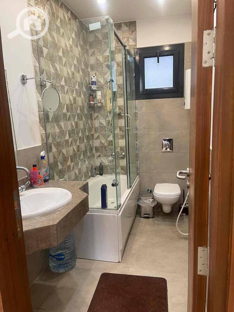 18 353348e9-b793-4506-bd94-ea0e01aafc9c. jpg