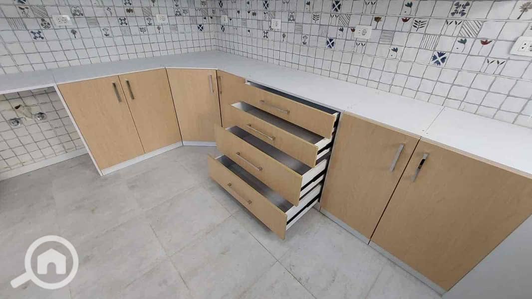 3 e3f5aa51-92c1-404b-97a9-fb2bd9094246. jpg