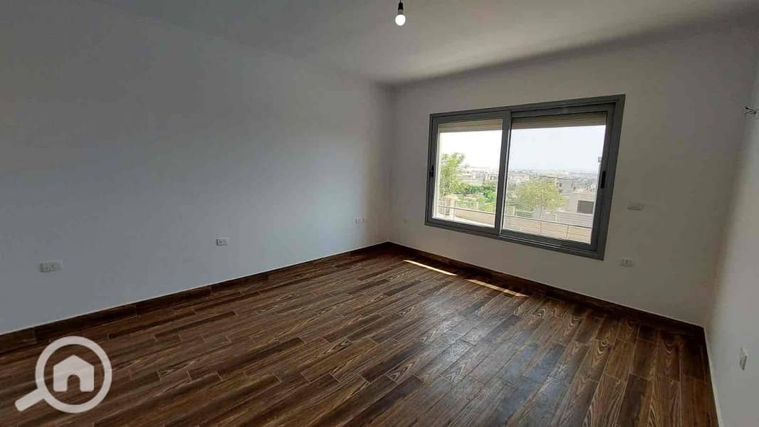 13 fef176b7-0020-42f0-8916-9eb41ca2d582. jpg