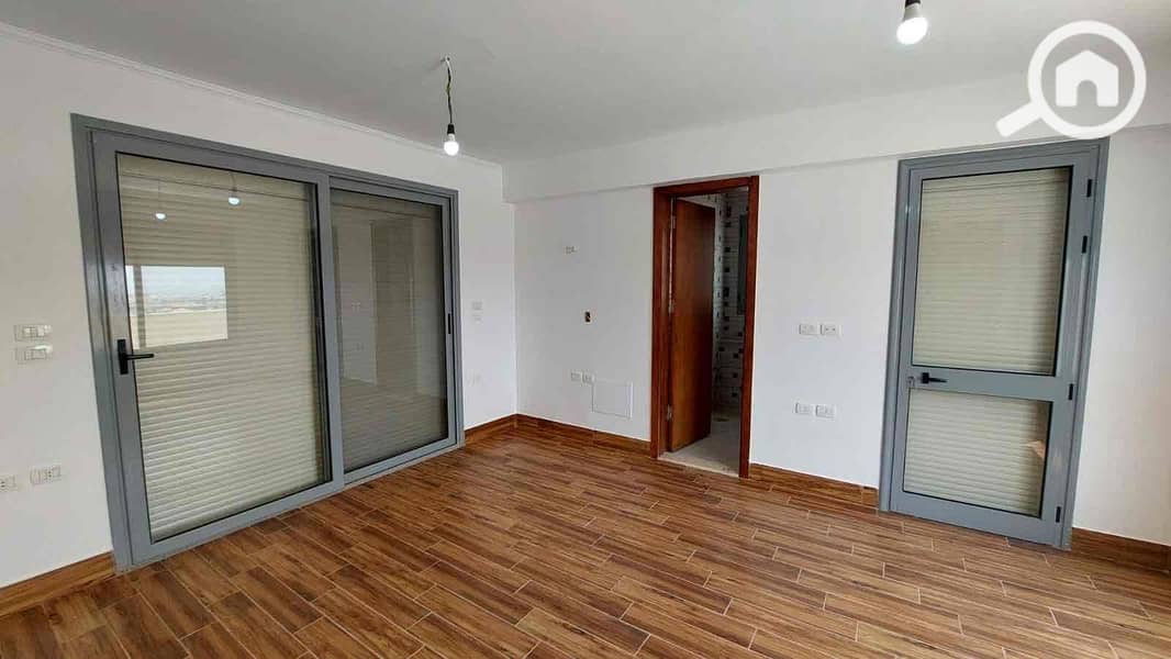 9 ae9a1e37-f981-4c7d-9779-e7ddc33ce986. jpg