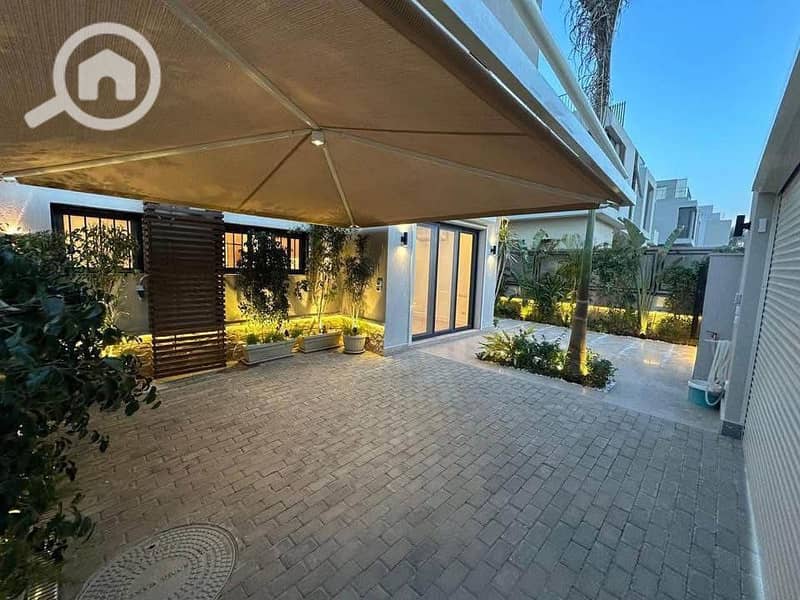 2 654a28a8-8f35-4a2f-9123-0861bb8aa934. jpg