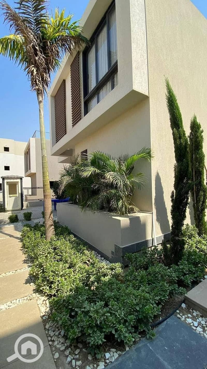 8 28fda2ff-b055-4b34-8ce5-a8b7af264885. jpg