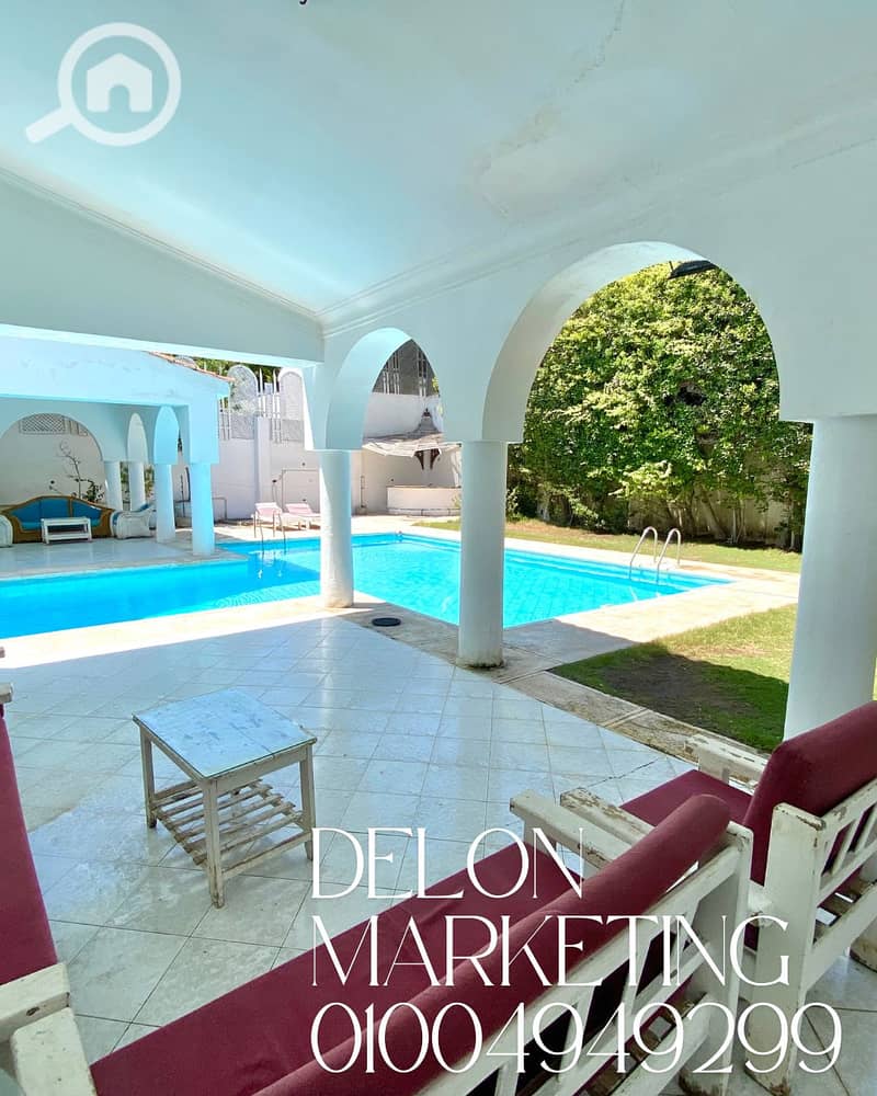 4 Clean Vintage Photo Collage Fall Fashion Instagram Post. zip - 1. png