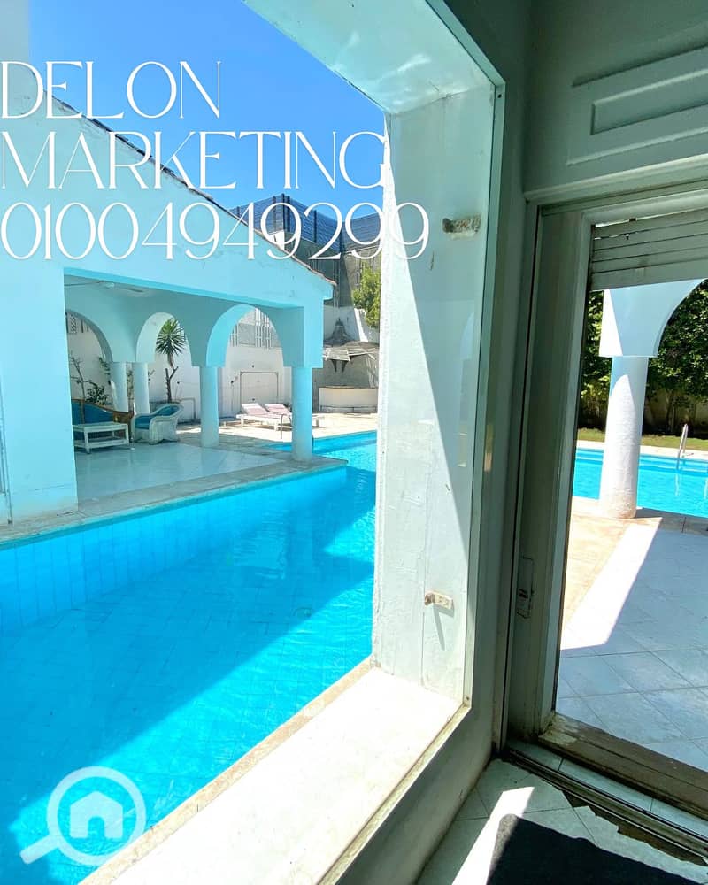 5 Clean Vintage Photo Collage Fall Fashion Instagram Post - 1. png