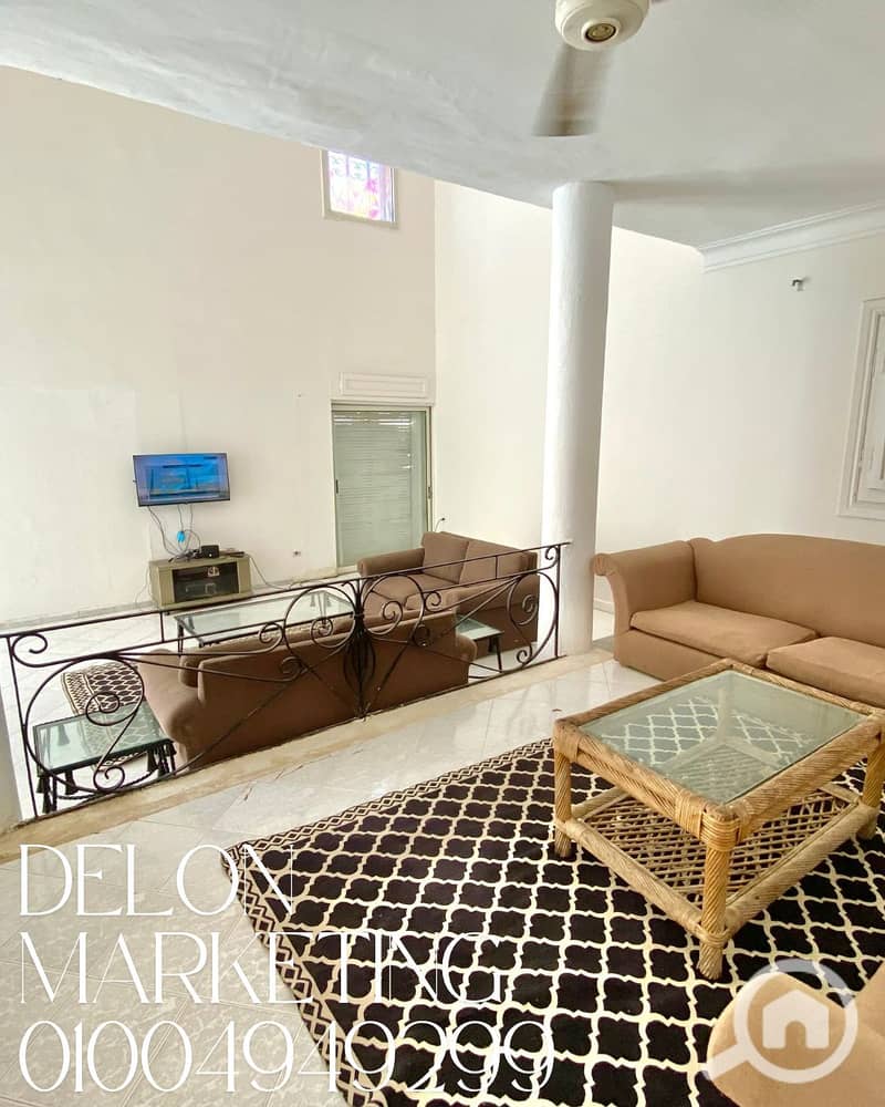 6 Clean Vintage Photo Collage Fall Fashion Instagram Post - 1. png