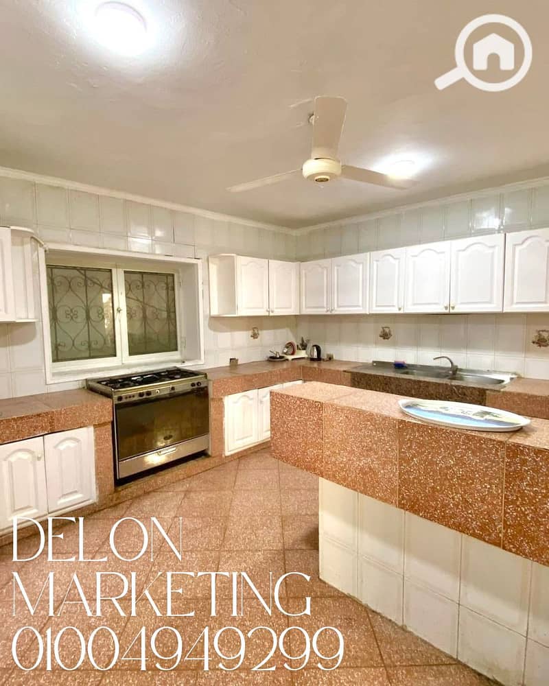 8 Clean Vintage Photo Collage Fall Fashion Instagram Post - 1. png