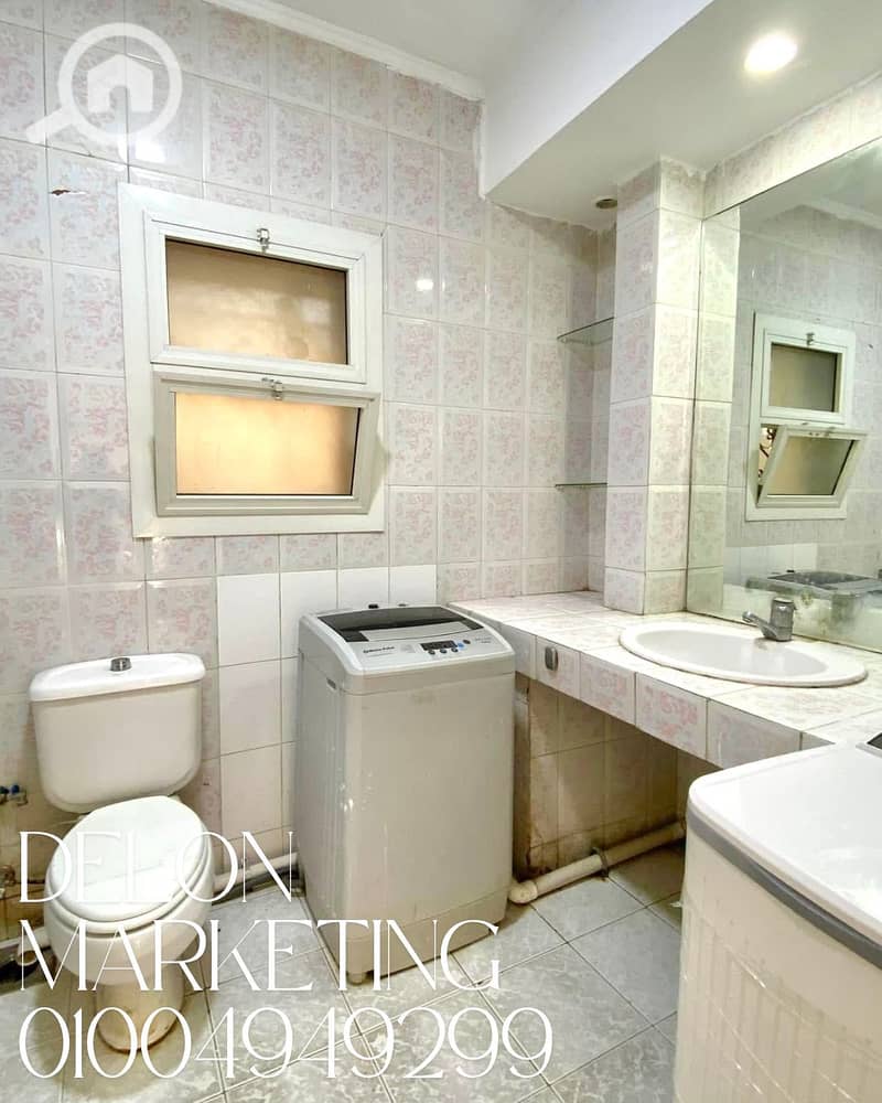 9 Clean Vintage Photo Collage Fall Fashion Instagram Post - 1. png