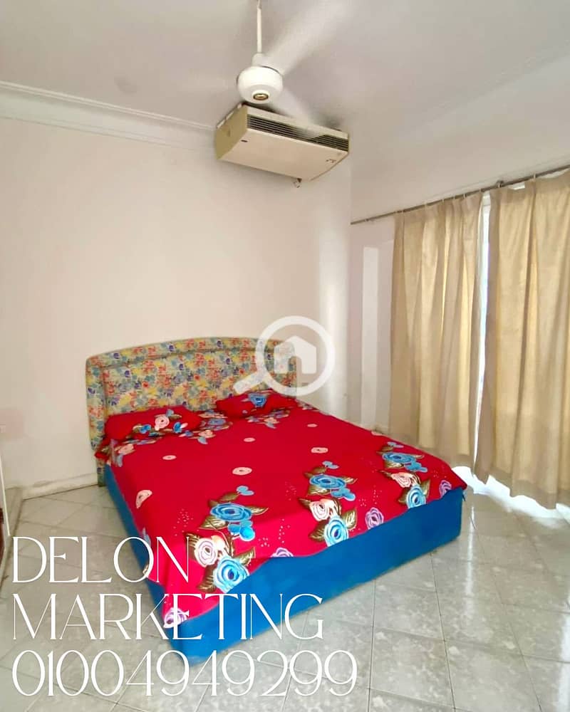 11 Clean Vintage Photo Collage Fall Fashion Instagram Post - 1. png