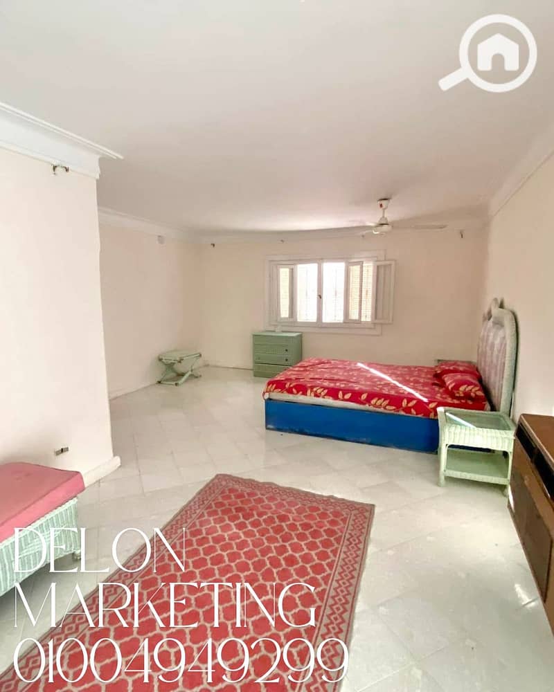 15 Clean Vintage Photo Collage Fall Fashion Instagram Post - 1. png