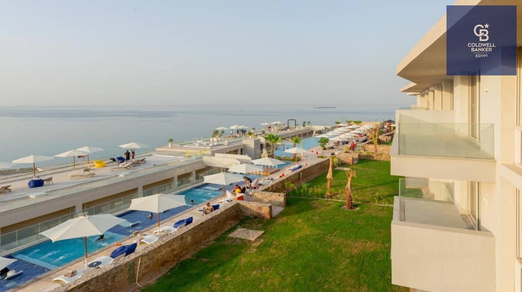 11 402bd0cd-8438-423a-af4e-7f3c3b6a0797. jpg