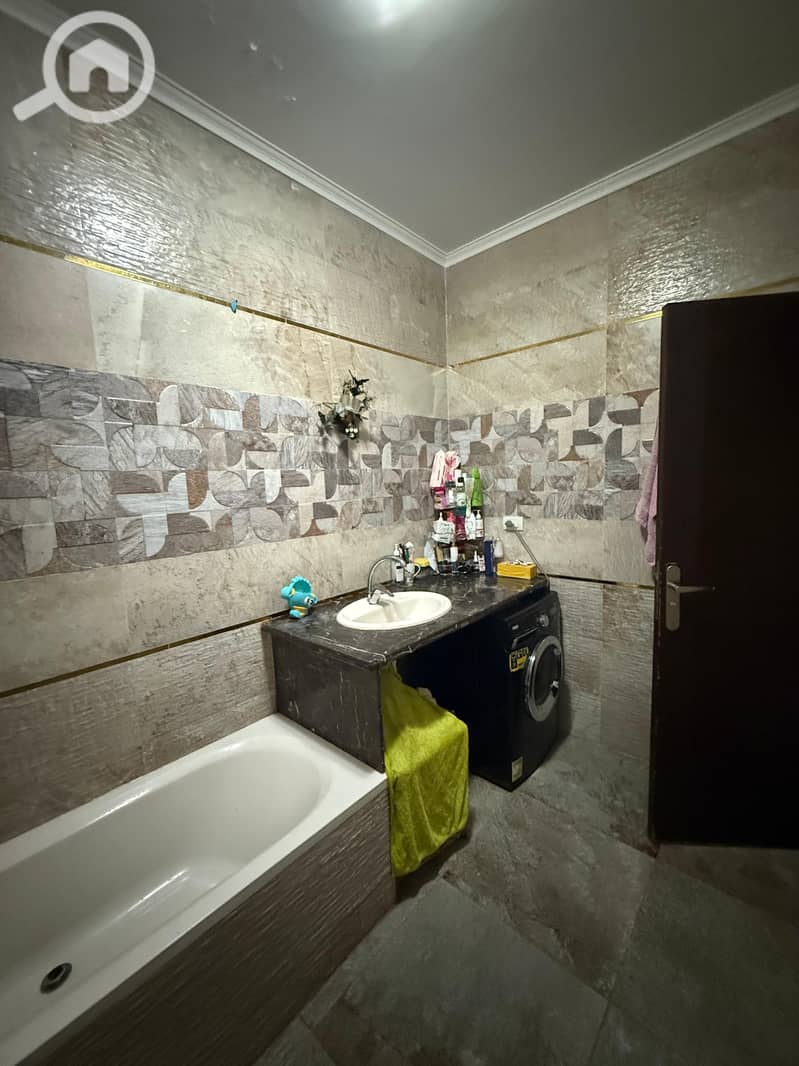 12 49318ee0-7ec1-426a-a540-e2e28a3fcd52. jpg