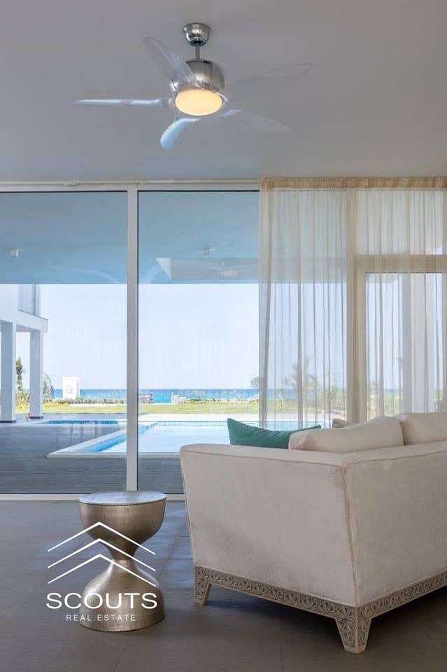 2 21d70a05-a03d-4e89-b582-7acc3a971b43. jpg