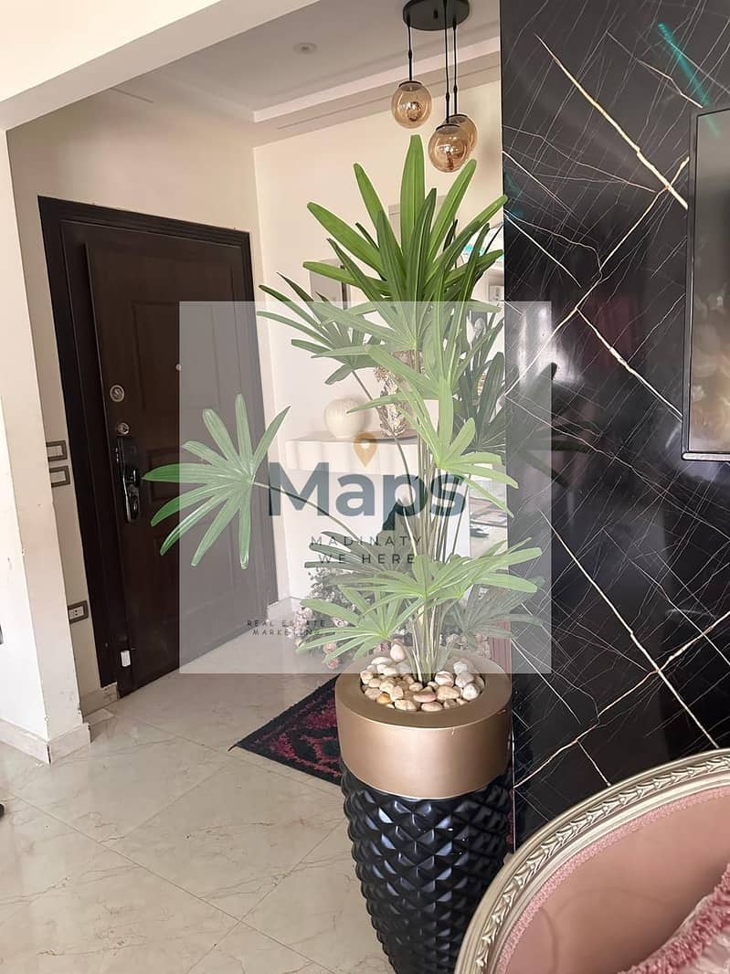 10 d0437ea2-50a5-4601-8a92-56ad28a8eb03. jpg