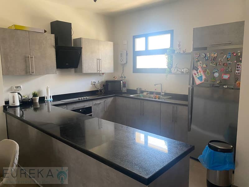 2 0b2ae48e-20e5-4c22-bc09-2e5ed6125e8a. jpeg