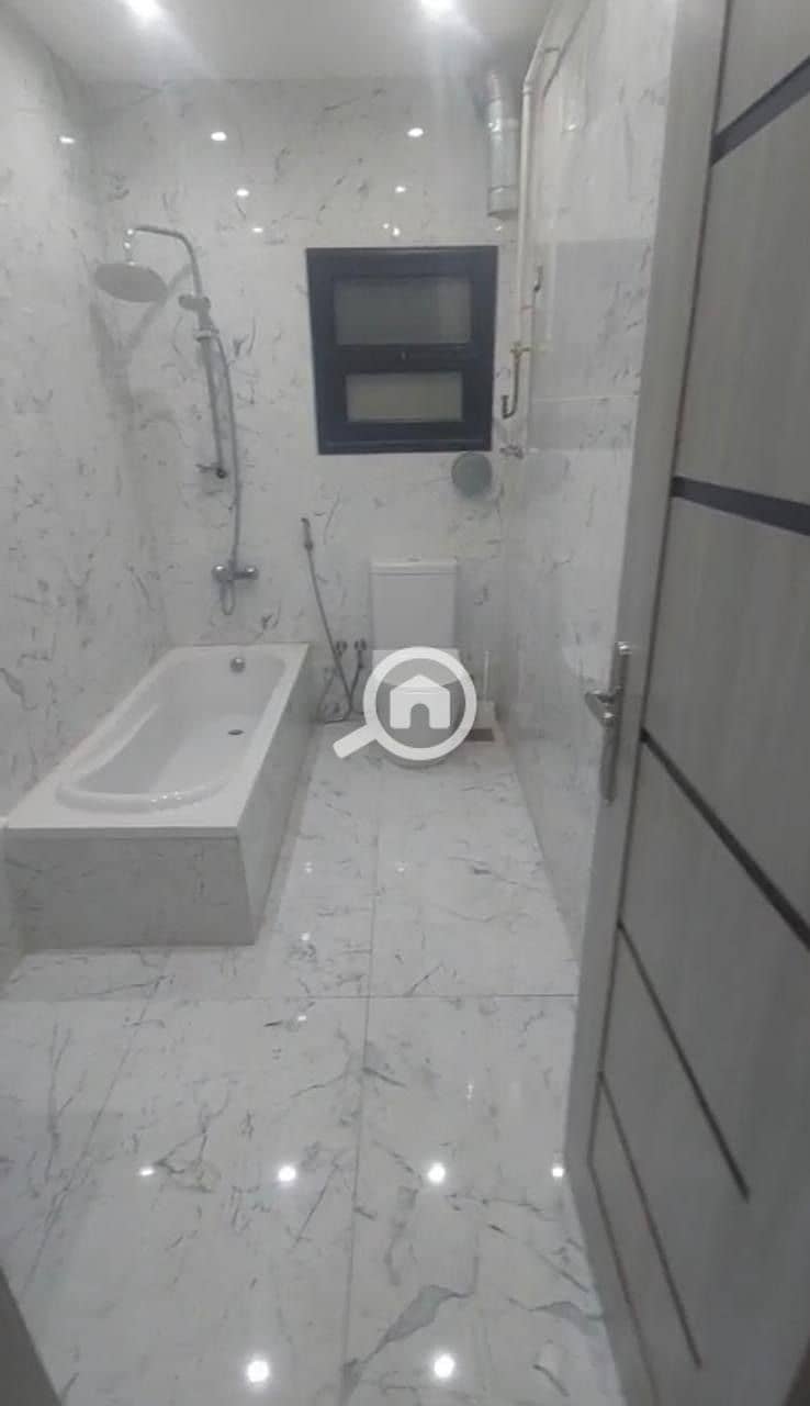 8 03e8f1df-41b7-4e62-b8b6-0f59b5d86b0f. jpeg