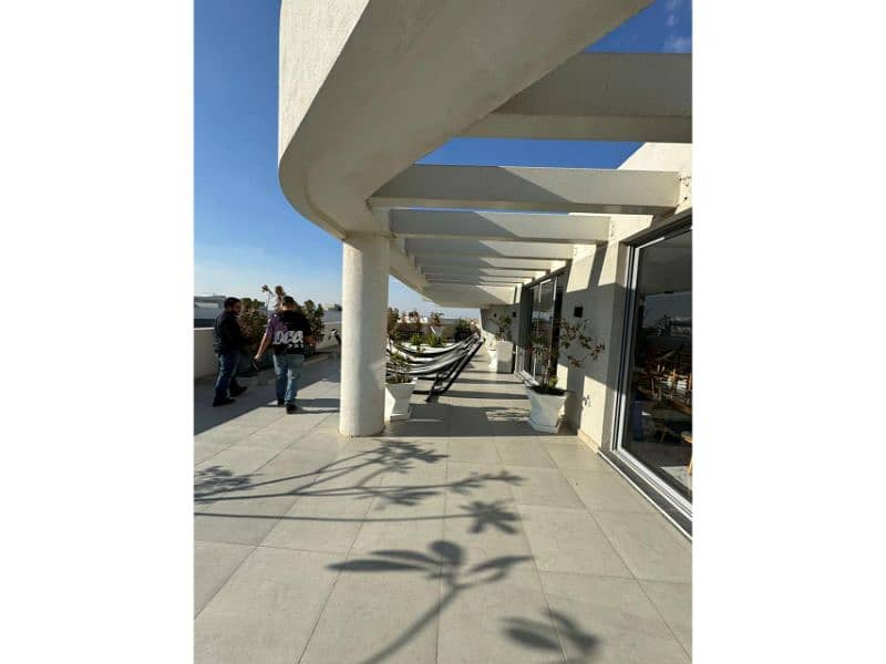 21 bad7cc66-55bc-42f1-adfc-1a9a1ee9fff5. jpg