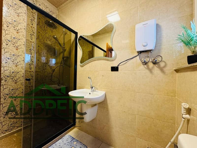 24 WhatsApp Image 2025-12-03 at 14.55. 20 (3). jpeg