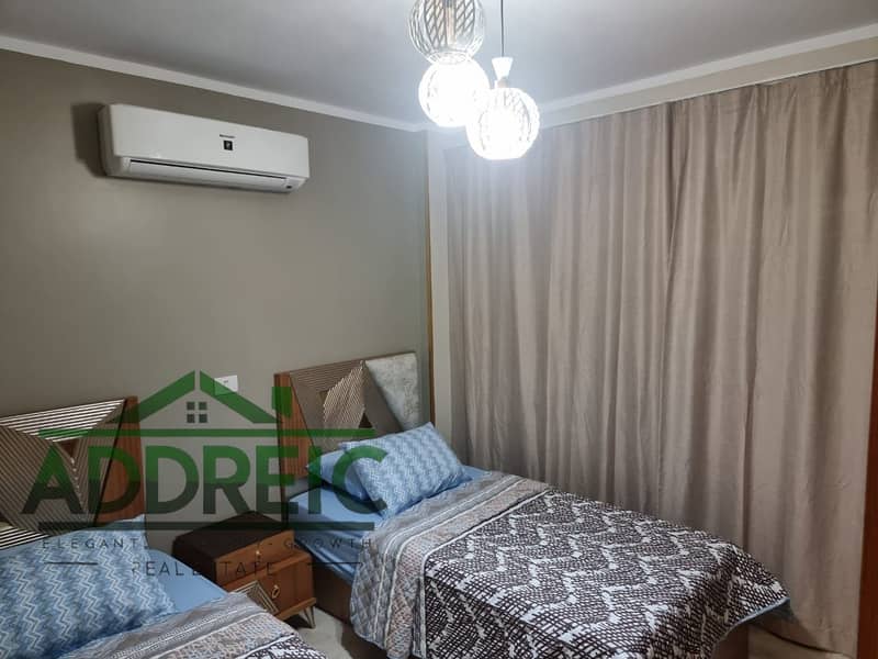 24 WhatsApp Image 2025-12-03 at 14.23. 44 (1). jpeg