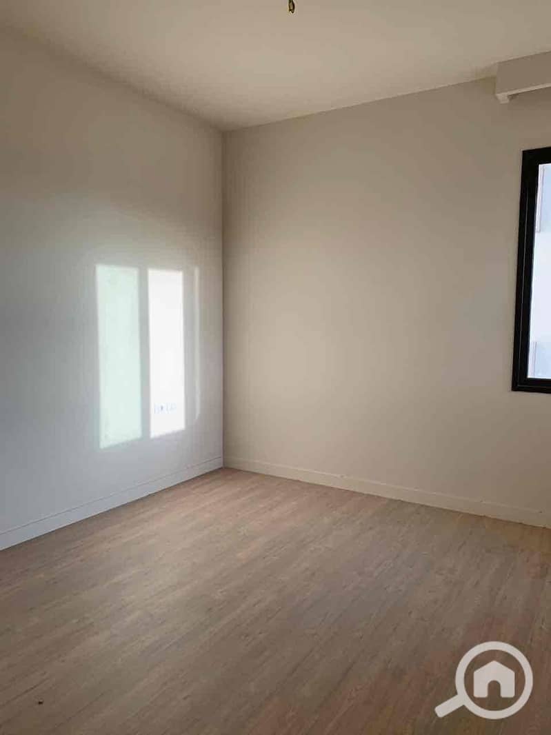 2 e2f8556d-f95c-4acd-b64d-3d924ecbc262. jpg