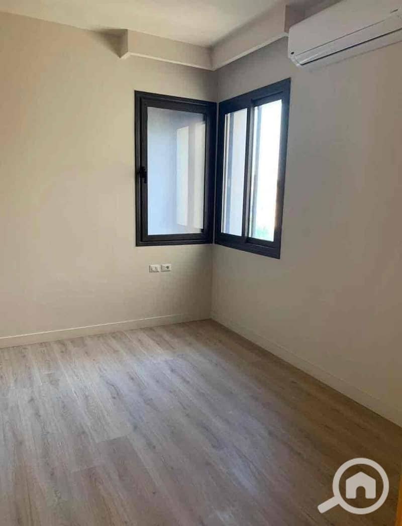 7 8eeab434-7ba9-448c-8a3f-27edf42e90a2. jpg