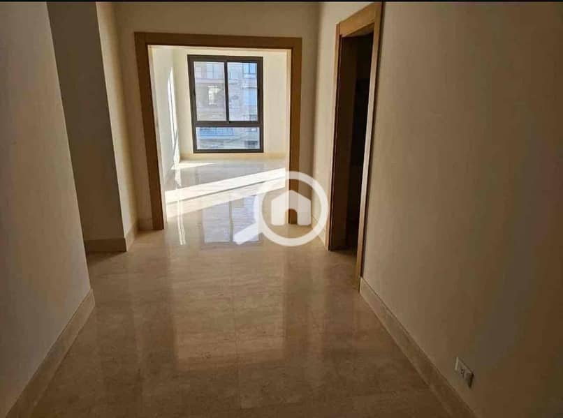 8 4671d746-7797-4cbb-b193-03cae5064b3a. jpg