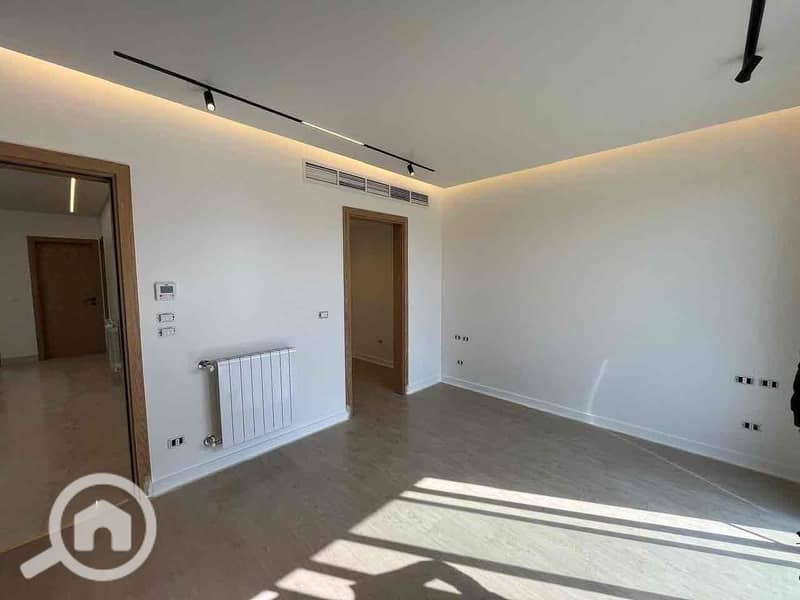 5 89f60031-f760-4c35-abfc-55a19098e841. jpg